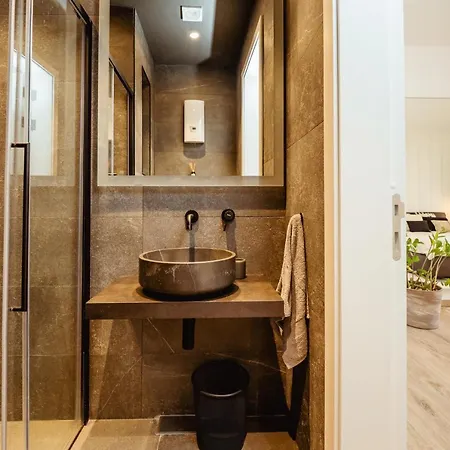 Luxury Flat Near Shopping & Swimming Apartament